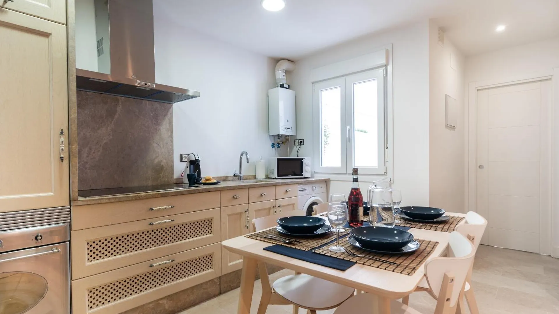 Cristobal Colon Centrico Apartamento カディス 0*,  スペイン
